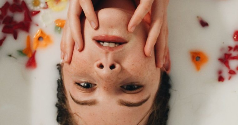 Φυσικό αγχολυτικό: Αυτή η βραδινή συνήθεια σε χαλαρώνει περισσότερο και από την αεροβική άσκηση