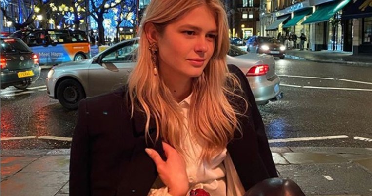 Η Αμαλία Κωστοπούλου φόρεσε το oversized δερμάτινο μπουφάν όπως και η Χάλεϊ Μπόλντουιν