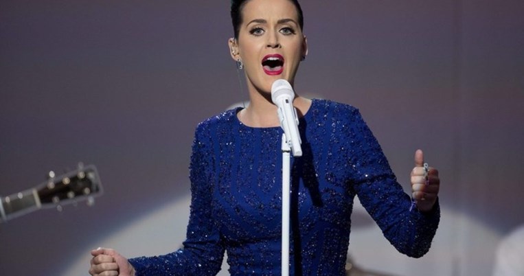 Η Κέιτι Πέρι φόρεσε Celia Kritharioti στο γάμο της Ντάσα Ζούκοβα και του Σταύρου Νιάρχου  