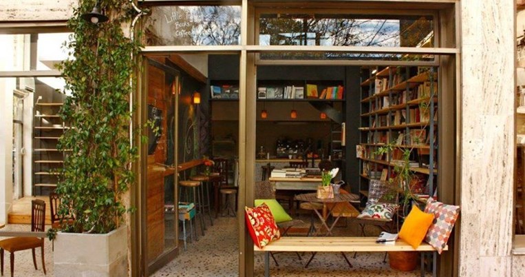 Τα ομορφότερα βιβλιοφιλικά καφέ στην Αθήνα. Θα απολαύσεις το ρόφημά σου διαβάζοντας ένα καλό βιβλίο