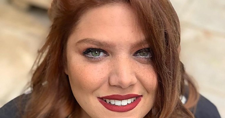 Περισσότερο φως: Η Δανάη Μπάρκα άλλαξε χρώμα μαλλιών και η μεταμόρφωσή της είναι εντυπωσιακή