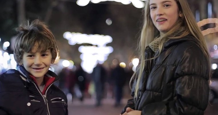 «Xτύπα την»: 5 μικρά αγόρια δίνουν μία απάντηση-πραγματική γροθιά για τη βία κατά των γυναικών