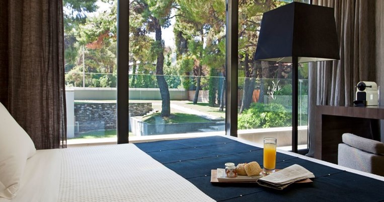Φαγητό, κοκτέιλ, διαμονή και πρωινό στο κρεβάτι: Μια ξενοδοχειακή εμπειρία στην Κηφισιά  