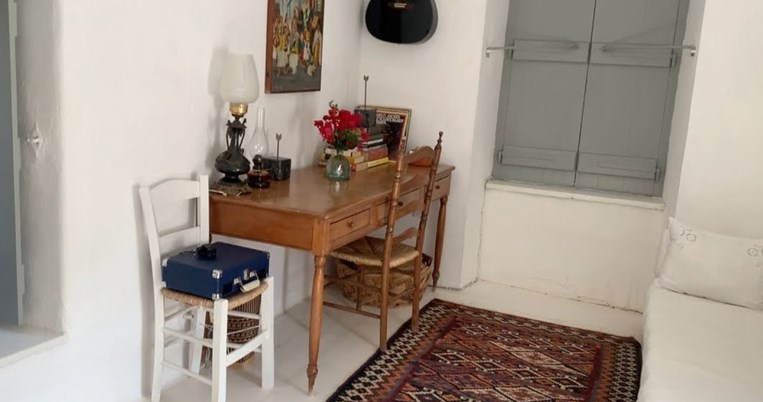 To νέο βιντεοκλίπ του Λέοναρντ Κόεν είναι γυρισμένο στην Ύδρα και αντανακλά το ελληνικό καλοκαίρι