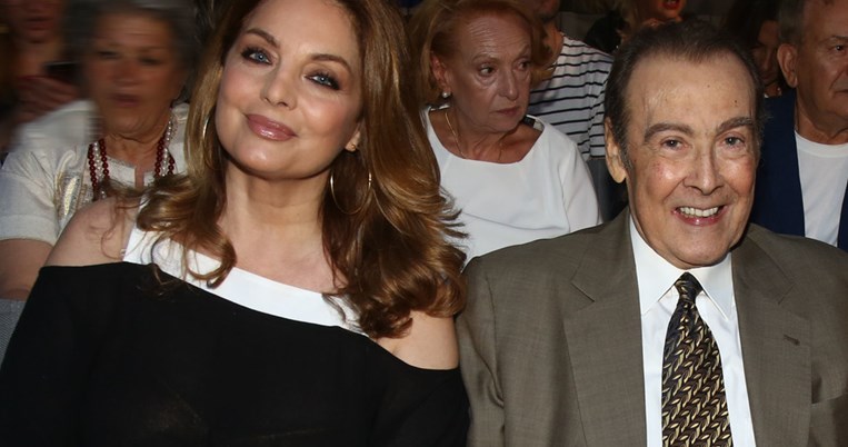 Η κόρη του Τόλη Βοσκόπουλου και της Άντζελας Γκερέκου, Μαρία, σε σπάνια εμφάνιση με τους γονείς της