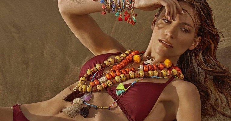 Η Αθηνά Οικονομάκου λανσάρει τη δική της συλλογή κοσμημάτων 