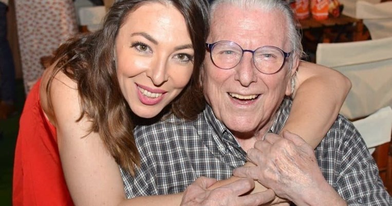 «Αντί να γιορτάσουμε την 4η επέτειο του γάμου μας»: Η Αλίκη Κατσαβού αποχαιρετά τον Κώστα Βουτσά