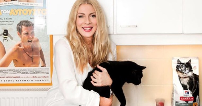 «18 χρονών στη Σαντορίνη»: Η απίστευτη ομορφιά της Σμαράγδας Καρύδη σε μια παλιότερη φωτό 