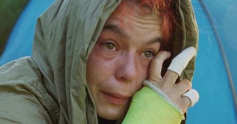 Αυτοκτόνησε η 23χρονη άστεγη, Paige Greenaway, που έγινε πρωταγωνίστρια σε ντοκιμαντέρ στο BBC