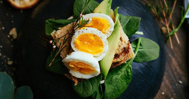 «Για σένα που παίρνεις αστέρι Μισλέν. Και για σένα, το αστέρι, που χορταίνεις με ένα τοστ»