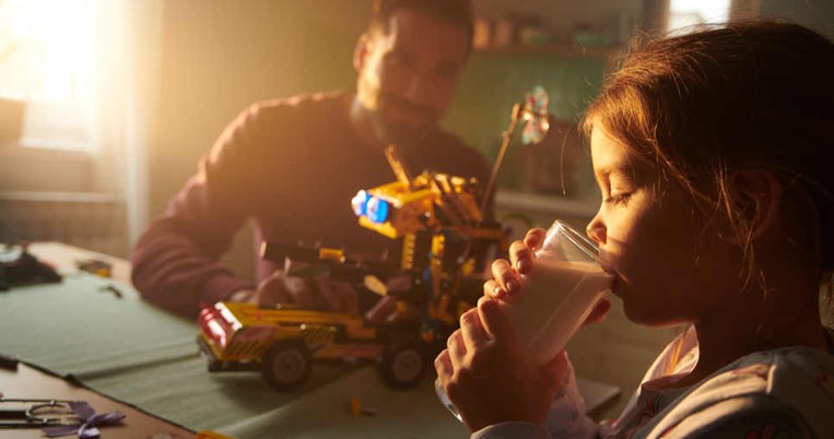 Για κάθε τι που αξίζει: Μια διαφήμιση που μας προτρέπει να #Μείνουμε_Σπίτι