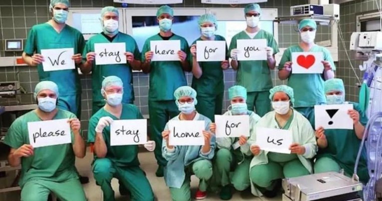 «Είναι ζήτημα ζωής και θανάτου». Γιατροί σε όλο τον κόσμο μας παρακαλούν να σεβαστούμε την καραντίνα