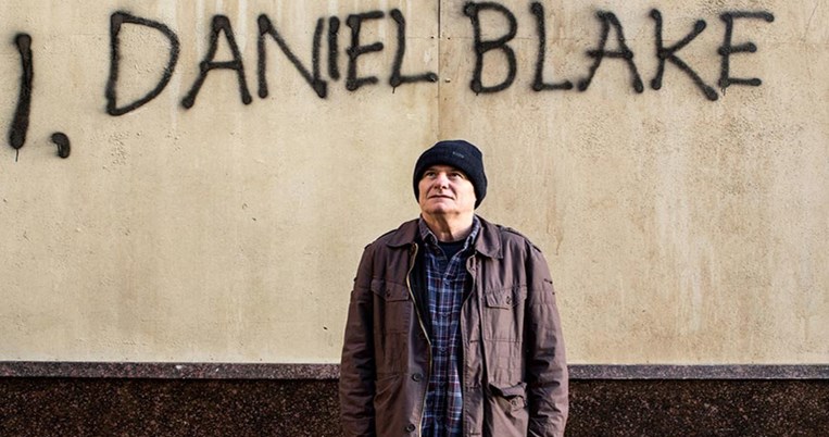 Ο σημαντικός Βρετανός σκηνοθέτης Κεν Λόουτς δίνει δωρέαν όλες τις ταινίες του στο YouTube