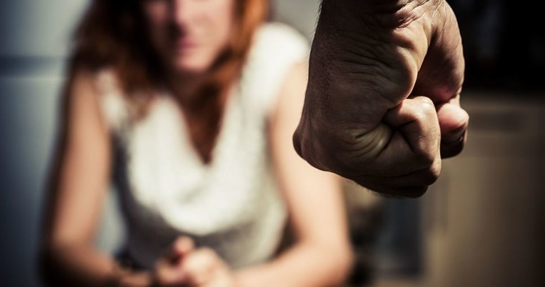 Η καραντίνα έφερε την αύξηση της ενδοοικογενειακής βίας