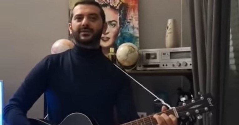 «Ρε μάνα παλουκώσου σπίτι μπας και κάνουμε καλοκαίρι»: Ο Λεωνίδας Κουτσόπουλος στέλνει μήνυμα