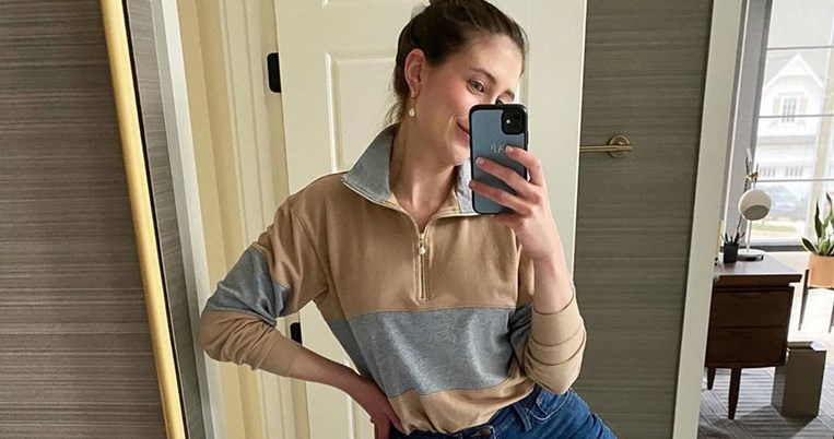 Μένουμε Σπίτι: Θα συνεχίσω να σκέφτομαι το ντύσιμό μου γιατί μόνο έτσι θα «φτιάξω» ψυχολογία