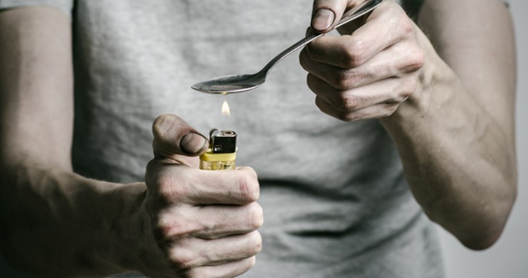 Tι προκαλεί τελικά εθισμό σε μια ουσία; Ένα κατατοπιστικό βίντεο θα σας ξαφνιάσει