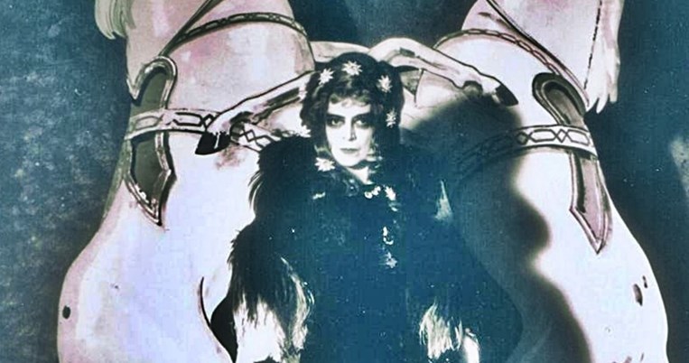 Luisa Casati: H μαρκησία της υπερβολής που φορούσε ζωντανά φίδια στο λαιμό της ως κοσμήματα