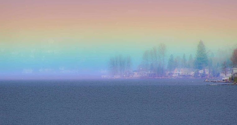 Μια απίστευτη φωτογραφία ενός «οριζόντιου» ουράνιου τόξου φέρνει γαλήνη μέσα στην τρικυμία