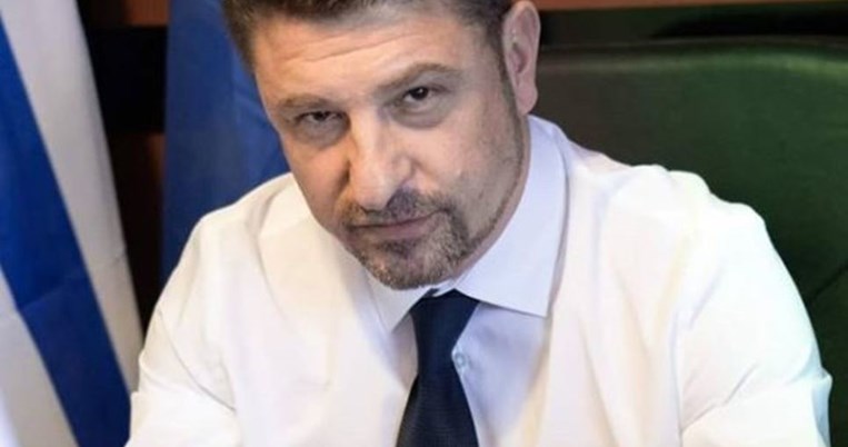 O πατέρας της είναι ένα από τα πρόσωπα των ημερών. Είδαμε την κόρη του Νίκου Χαρδαλιά, Ιωάννα