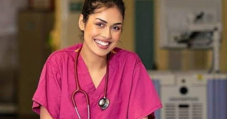 Η Μις Αγγλία αφήνει το στέμμα της για να δουλέψει ως γιατρός στη μάχη κόντρα στον κορονοϊό