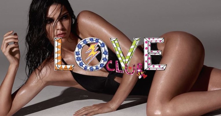 Η Κένταλ Τζένερ ξαναχτυπά στη νέα καμπάνια μαγιό του οίκου Calvin Klein