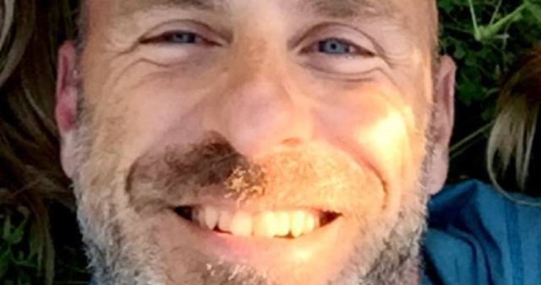 «Όλη αυτή η ιστορία σε έκανε καλύτερο άνθρωπο;»: Το κείμενο που έγινε viral στο φέισμπουκ 