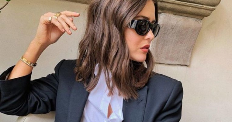 12 outfit βασισμένα σε ένα μαύρο ανοιξιάτικο σακάκι: Μια YouTuber άνω των 40 προτίνει