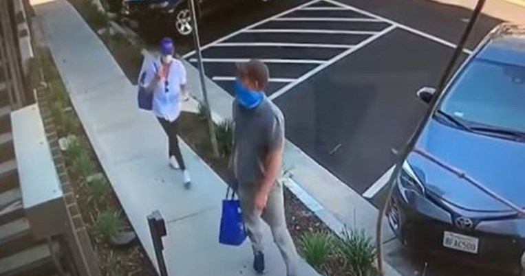 Με μάσκες και γάντια στο Λος Άντζελες: Ο Χάρι και η Μέγκαν μοίρασαν «στα κρυφά» γεύματα σε ασθενείς