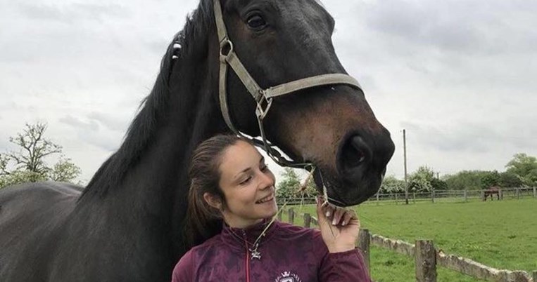 Η συγκλονιστική, ανθρώπινη ιστορία πίσω από τη θανάτωση 9 αλόγων 