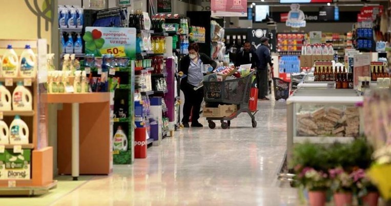 Τρώμε περισσότερο, καθαρίζουμε πιο σχολαστικά: Πώς άλλαξε ο κορονοϊός τις ζωές των Ελλήνων