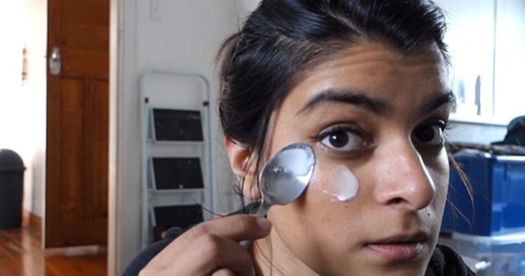 Να πώς μπορείς να εξαφανίσεις τους μαύρους κύκλους σε 5 λεπτά με ένα απλό υλικό