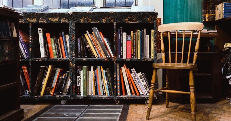 Βazaar βιβλίων από το Μουσείο Μπενάκη με εκπτώσεις έως και 80% στο διαδίκτυο: Online αγορές 