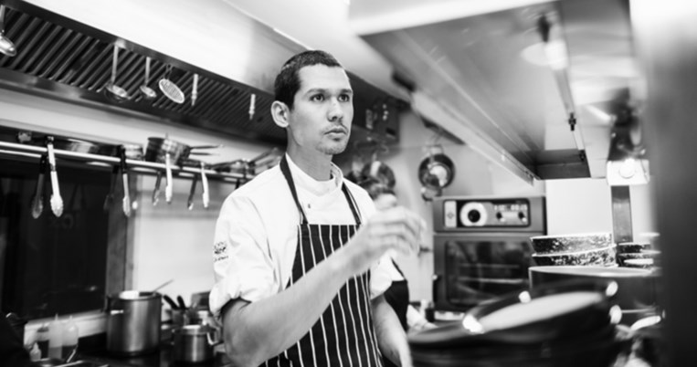 «Αρέσει σε όλη την Ελλάδα»: Παίκτρια του MasterChef δηλώνει ερωτευμένη με τον Σωτήρη Κοντιζά