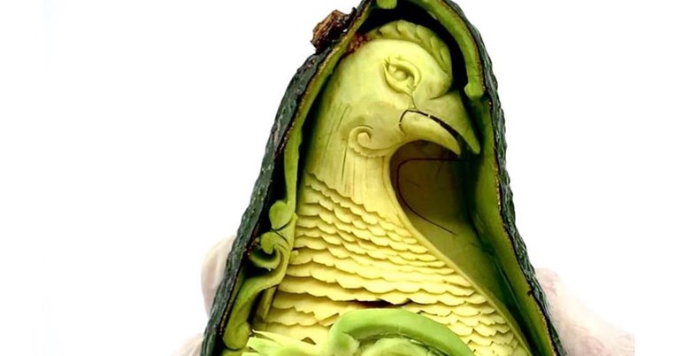 Κανένας δεν θέλει να φάει αυτά τα βρώσιμα «έργα τέχνης» πάνω σε φρούτα και λαχανικά