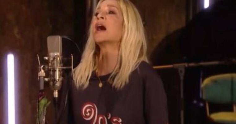 «Θα μάθεις να τραγουδάς;»: Η ιστορία πίσω από το Δώδεκα και ο διάλογος με τον Νίκο Καρβέλα  