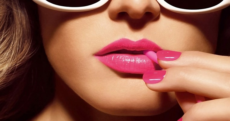 Το κόλπο για τέλεια χείλια βρίσκεται στο πινέλο