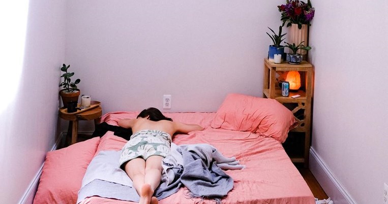 Τελικά κάθε πότε πρέπει να αλλάζουμε τα σεντόνια μας για να προστατευτούμε από τον κορονοϊό