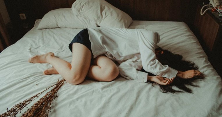 Η τηλεφωνική γραμμή SOS 15900 έλαβε συνολικά 1.769 κλήσεις τον τελευταίο μήνα στη χώρα μας  