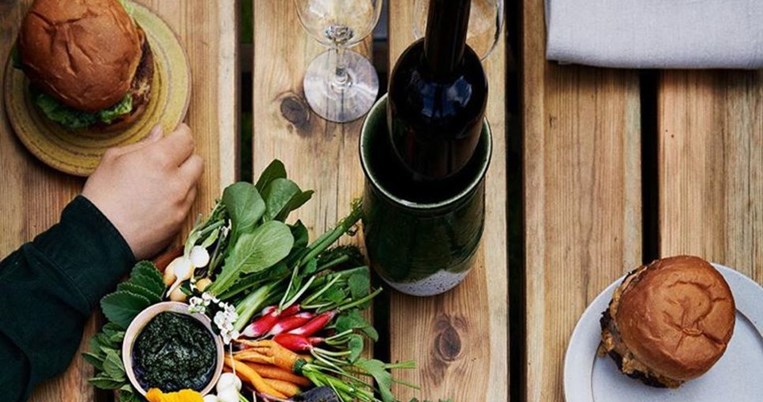 Το δεύτερο καλύτερο εστιατόριο στον κόσμο: Το Noma ξανανοίγει με μπέργκερ που κοστίζουν 15 ευρώ