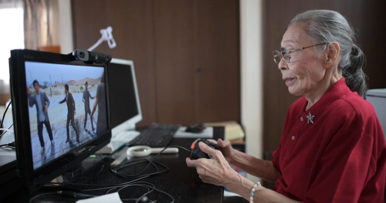 «Ζήλευα τους νέους που έπαιζαν»: Μία 90χρονη είναι η γηραιότερη videogamer στον κόσμο