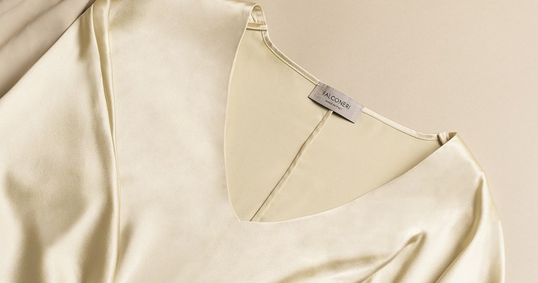 Falconeri: Τα μεταξωτά iconic κομμάτια της Silk Collection σε σούπερ τιμές 