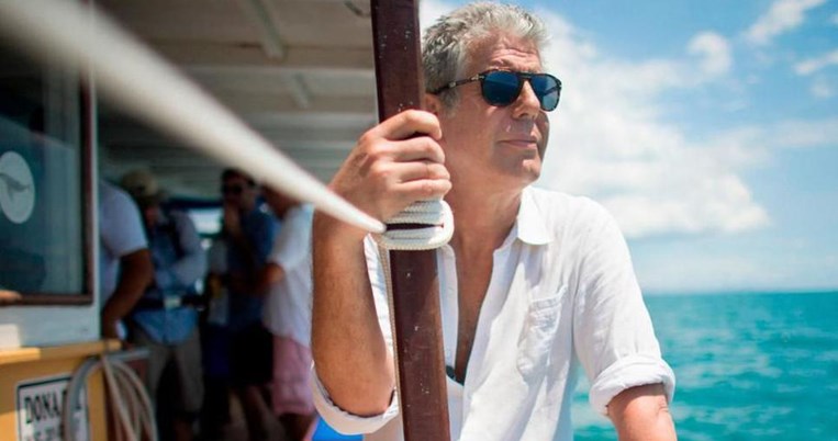 Mας έμαθε να τρώμε, να ταξιδεύουμε, να αγαπάμε. Η θρυλική εκπομπή του Άντονι Μπουρντέν στο Netflix