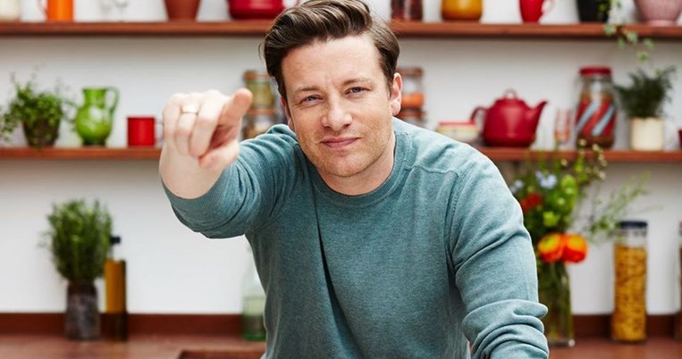 «Αν δεν κάνεις τίποτα, δεν πρόκειται να συμβεί κάτι»: Ο Jamie Oliver και όλα όσα του έμαθε η ζωή