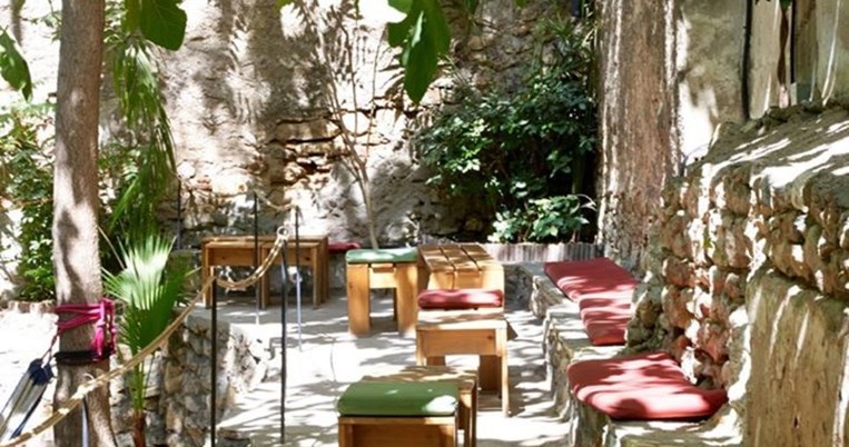 «Επιστρέφουμε, μετά από 73 ημέρες, εκεί που το αφήσαμε»: Ο Κήπος του six d.o.g.s ανοίγει ξανά 