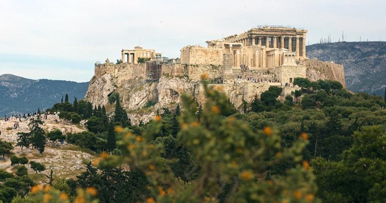 «Ο Παρθενώνας αισθάνεται πολύ μόνος αυτή τη στιγμή»: To μεγάλο αφιέρωμα της Le Figaro στην Ακρόπολη