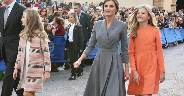 Η βασίλισσα Λετίσια και η μικρή της κόρη, Σοφία, εμφανίστηκαν με τα ίδια ρούχα στη Μαδρίτη