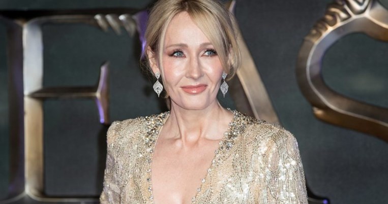 «Οι γυναίκες δεν καθορίζονται από την περίοδο»:Οργή στο Twitter για πρόσφατα σχόλια της J. K Rowling