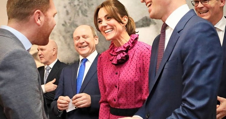 «Μα τι κάνει στο lockdown;»: Εν μέσω πανδημίας όλοι ασχολούνται με το μαύρισμα της Κέιτ Μίντλετον