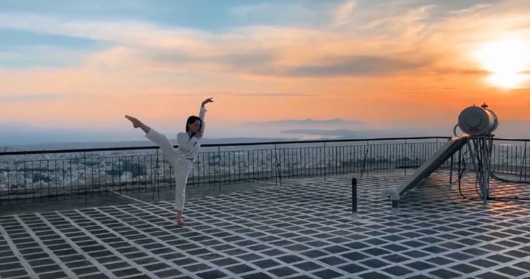 Οι χορευτές της Λυρικής αποχαιρετούν την καραντίνα με ένα αιθέριο βίντεο